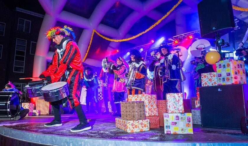 Aankomst Sinterklaas in Vathorst in de Markenhaven