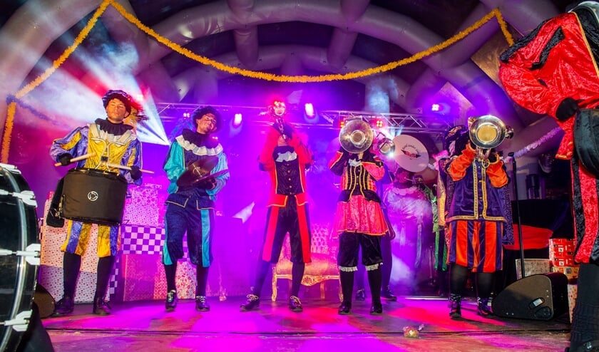 Aankomst Sinterklaas in Vathorst in de Markenhaven