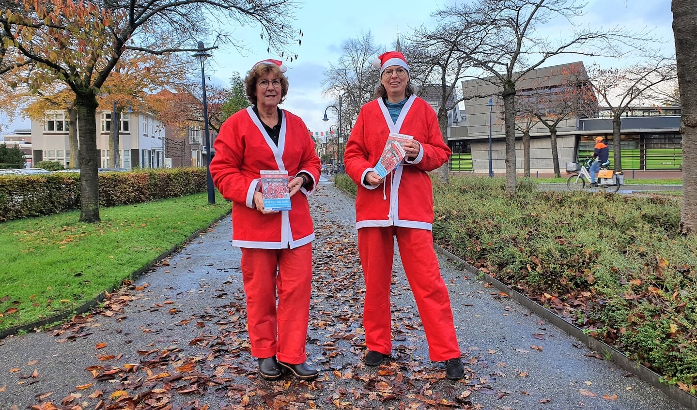 Fredi Adams (links) en Anja van Vloten willen 'heel' Bennekom oproepen om mee te gaan doen aan de Rotary Santa Run Bennekom.