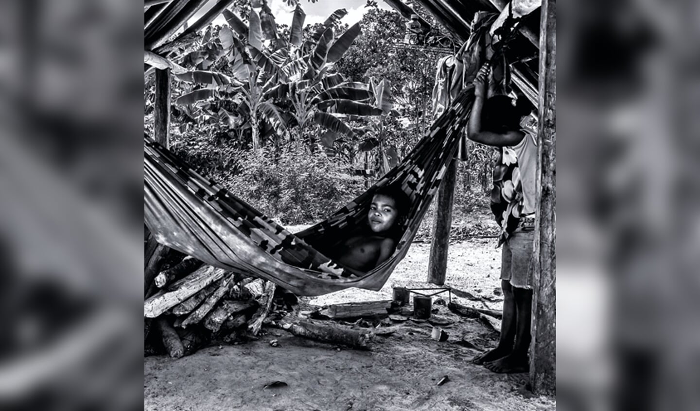 Kinderen van inheemse bevolking Suriname én Marons in het jungledorpje Pikin Poika – december 2012
