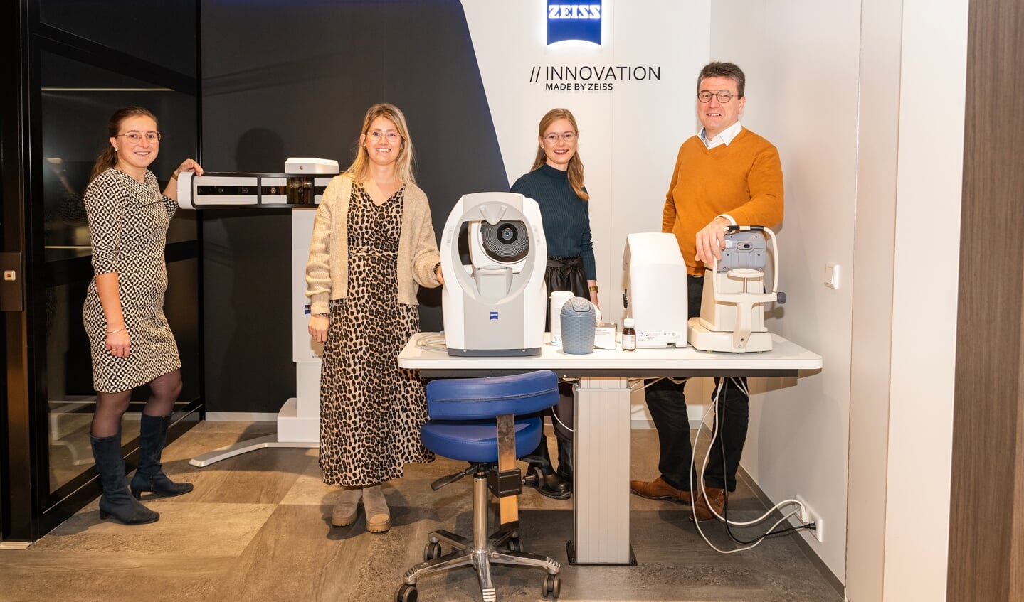 Carola Docter, Johanna van Elst, Laura van Eckeveld en Bas van Leeuwen van EyeCare Kaasschieter.