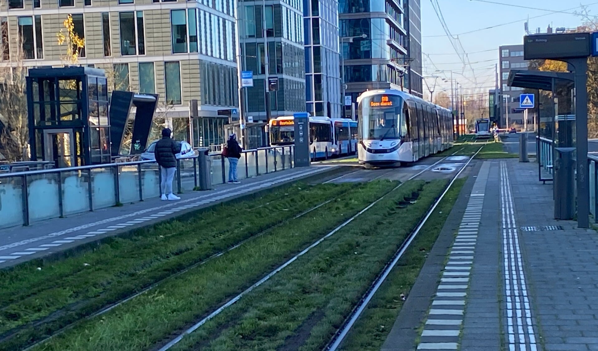 De tijdelijke halte van de Amsteltram (tramlijn 25) aan de Strawinskylaan.