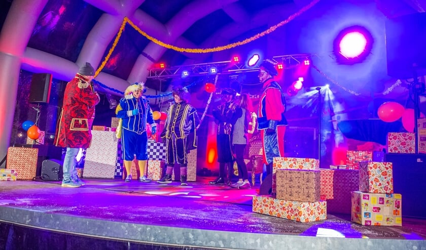 Aankomst Sinterklaas in Vathorst in de Markenhaven