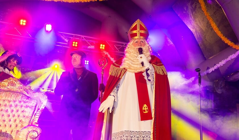 Aankomst Sinterklaas in Vathorst in de Markenhaven