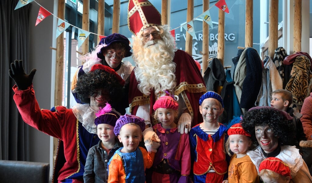 Sinterklaas en zijn Pieten bezoeken Garderen