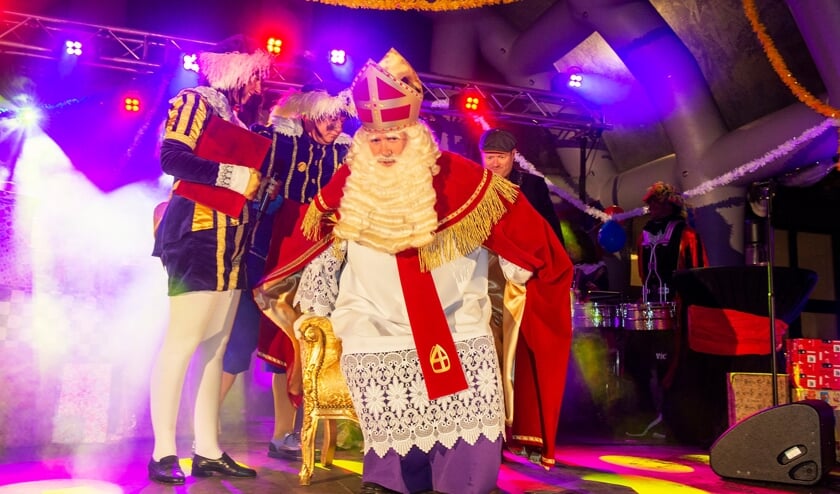 Aankomst Sinterklaas in Vathorst in de Markenhaven