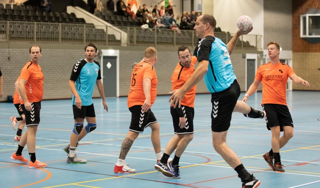De Handbal heren van HCLB speelde in sporthal de Trits in Baarn tegen Kras / Volendam.