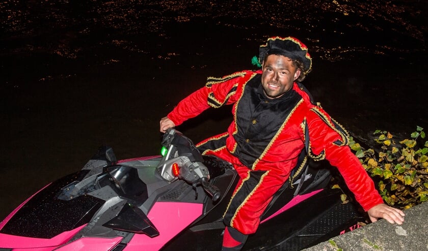 Aankomst Sinterklaas in Vathorst in de Markenhaven