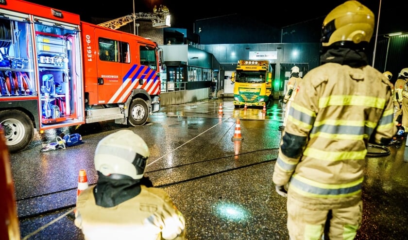 Brandweeroefening in 't Goy