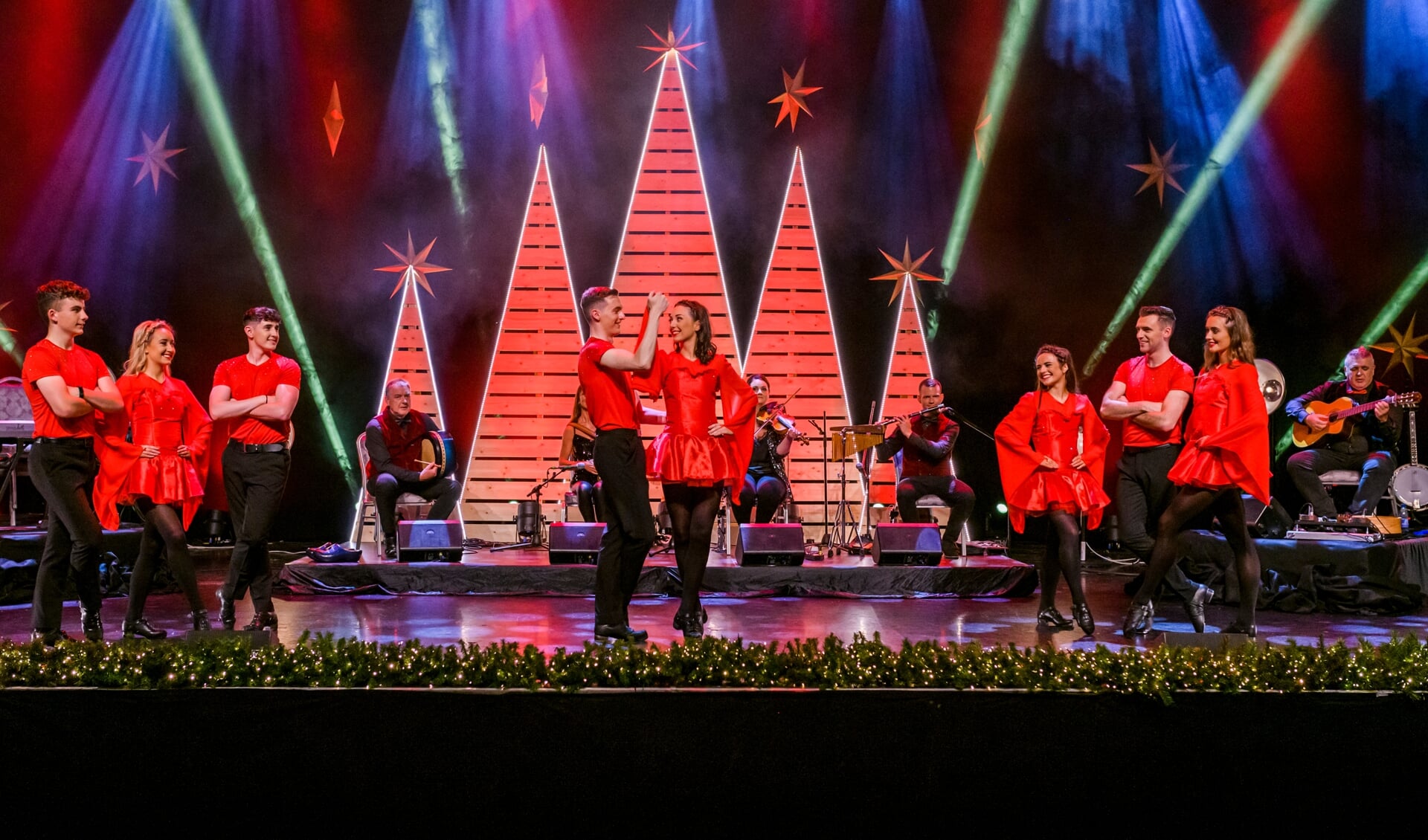Liefhebbers van Ierse folk, Kerst én traditionele dans, kunnen hun hart ophalen bij deze grootse Ierse dans- en muziekshow