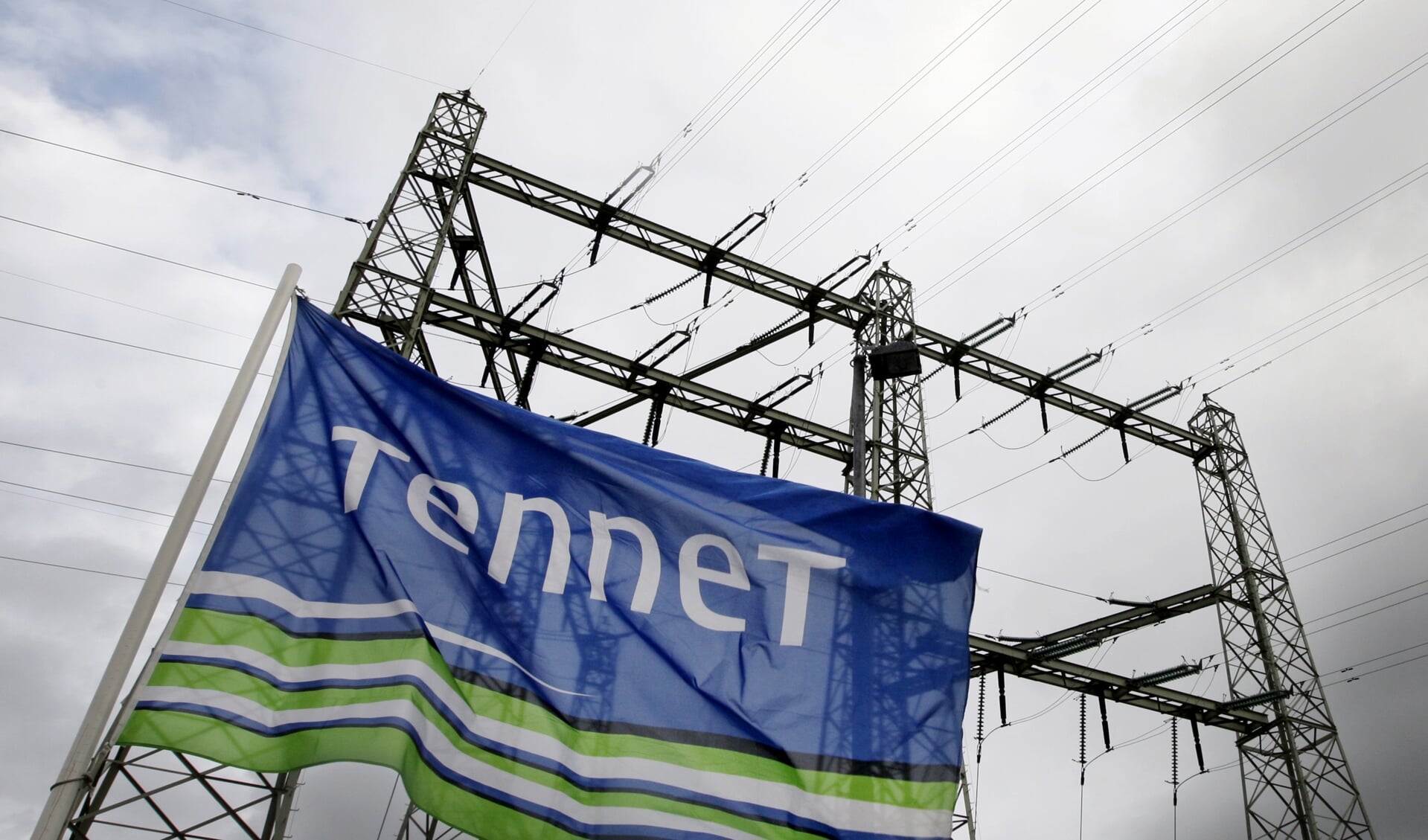 Regio Foodvalley roept netbeheerder TenneT op om haast te maken met de uitbreiding van het elektriciteitsnet. 