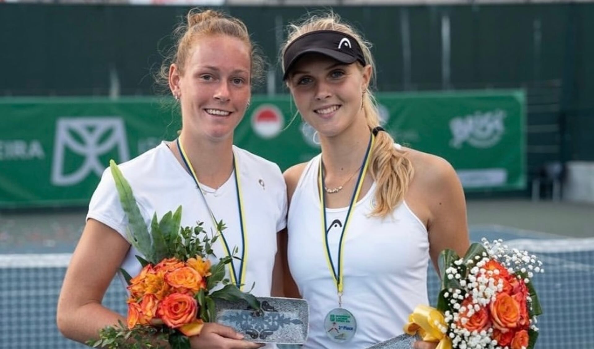 Stephanie Visscher (links) op ITF-tennistoernooi in Funchal
