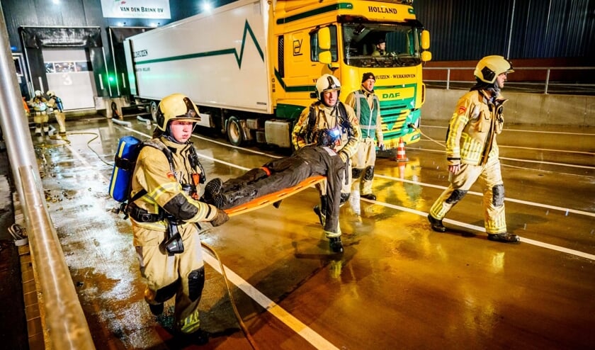 Brandweeroefening in 't Goy