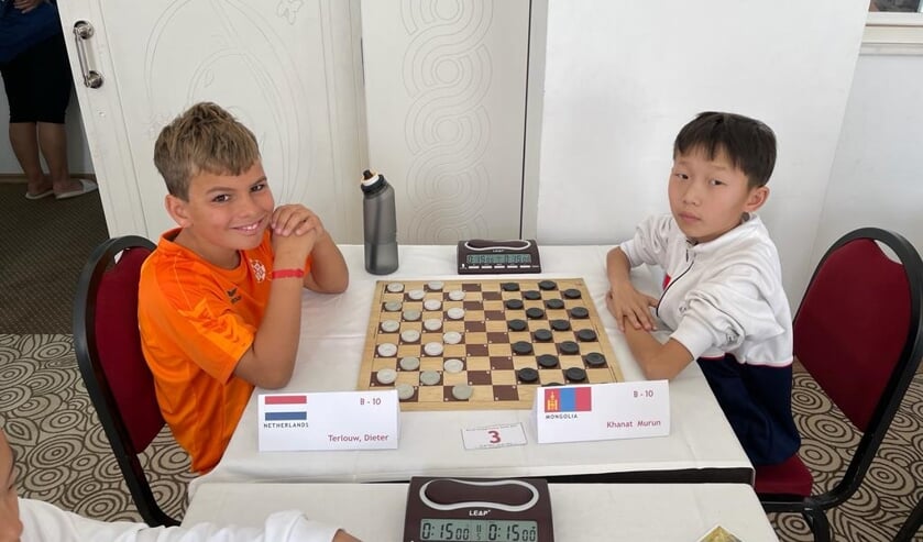 TeamNL vs TeamNL. Dieter Terlouw in een partij tegen Alexander Glogowski.