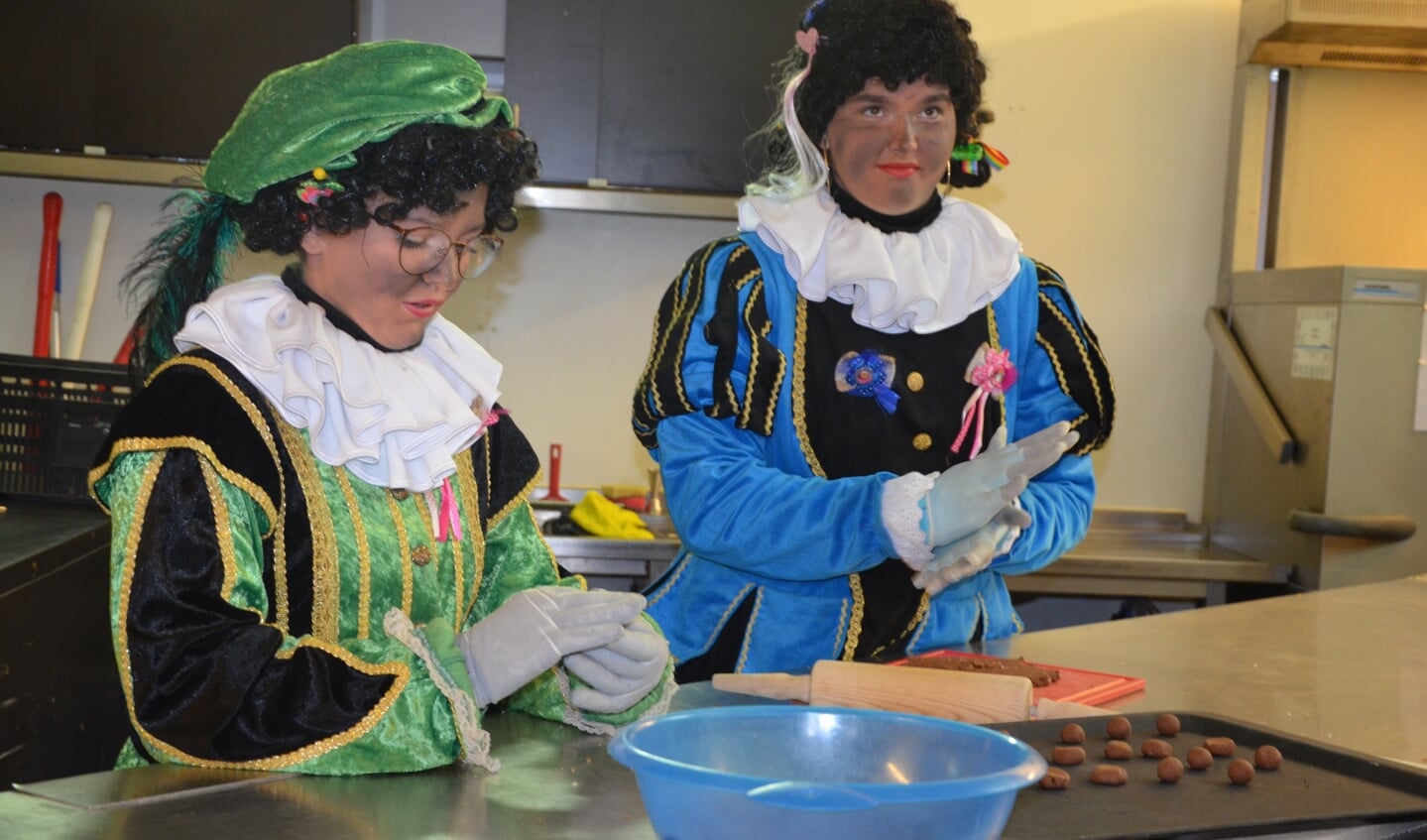 Pepernoten bakken