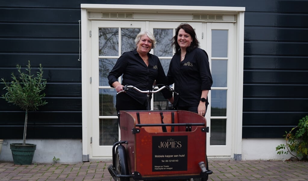 Tineke en Margot openen samen salon Jopies. 