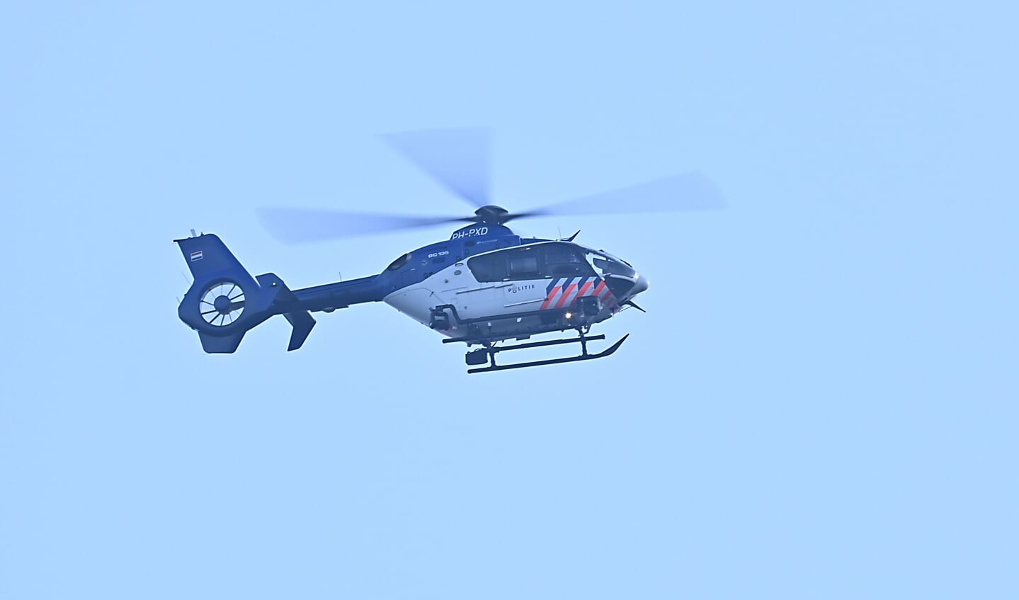 De politiehelikopter cirkelde geruime tijd boven Soest.