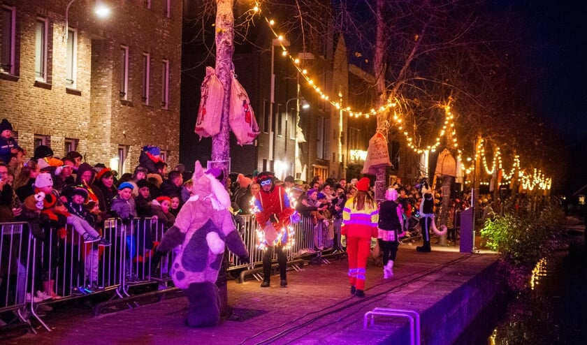 Aankomst Sinterklaas in Vathorst in de Markenhaven