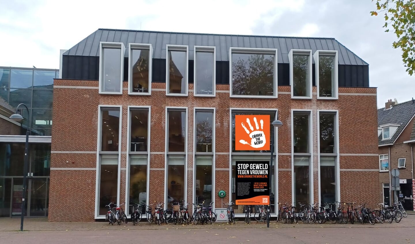 Ook het Stadhuis kleurt oranje tijdens Orange the World.
