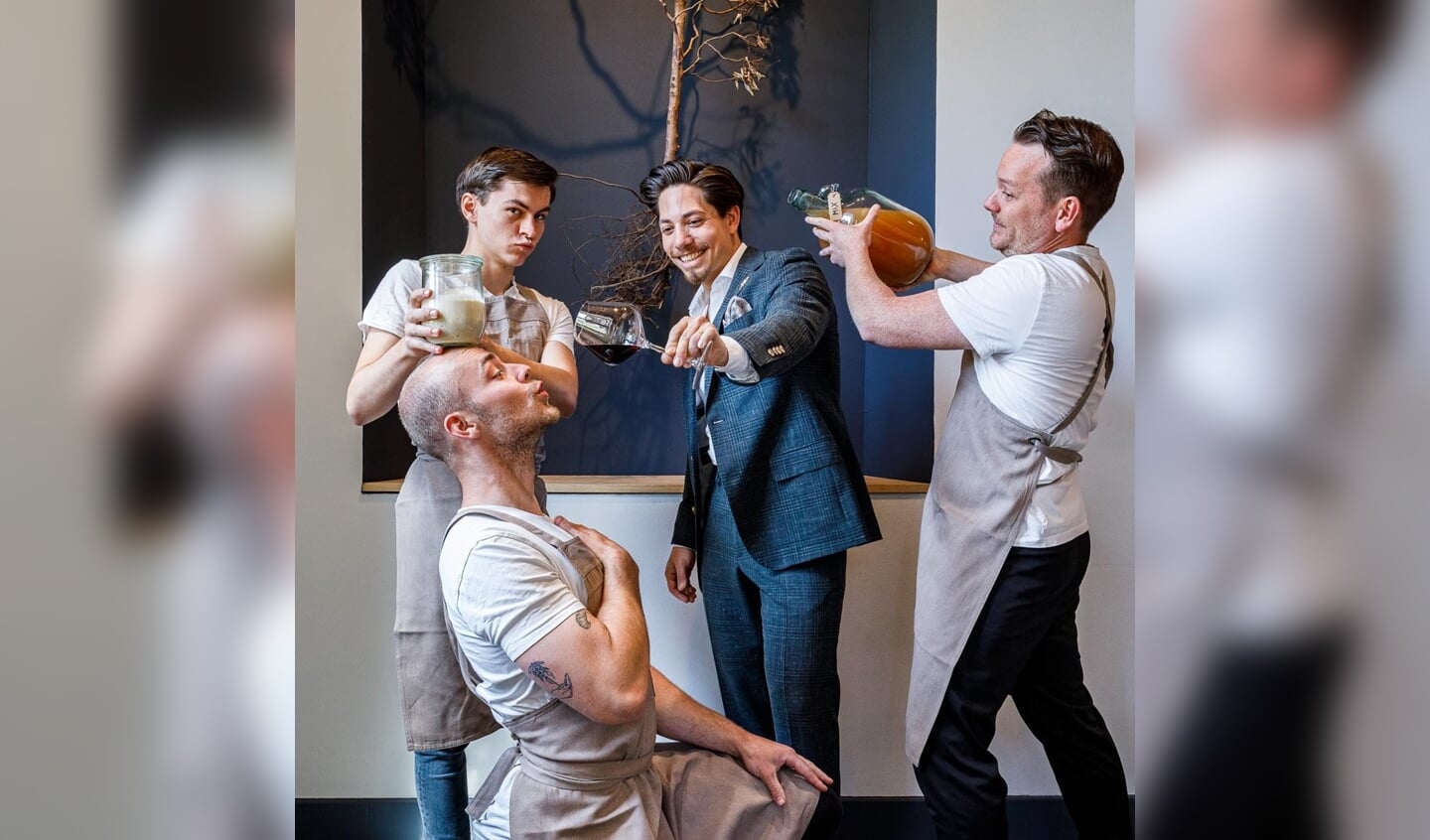 Van links naar rechts, Mees Kooring, daarvoor Rik Veen, Toby Sadettan en Roy Schipper van restaurant ’t Klooster in Wijk bij Duurstede.