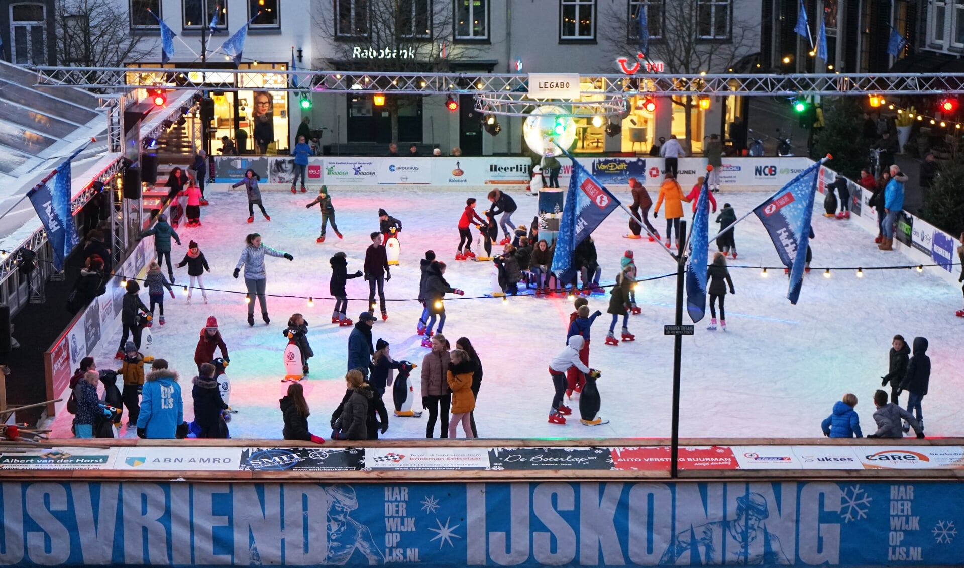 op IJs: weken schaatsplezier op ijsbaan in binnenstad - Al het nieuws Harderwijk