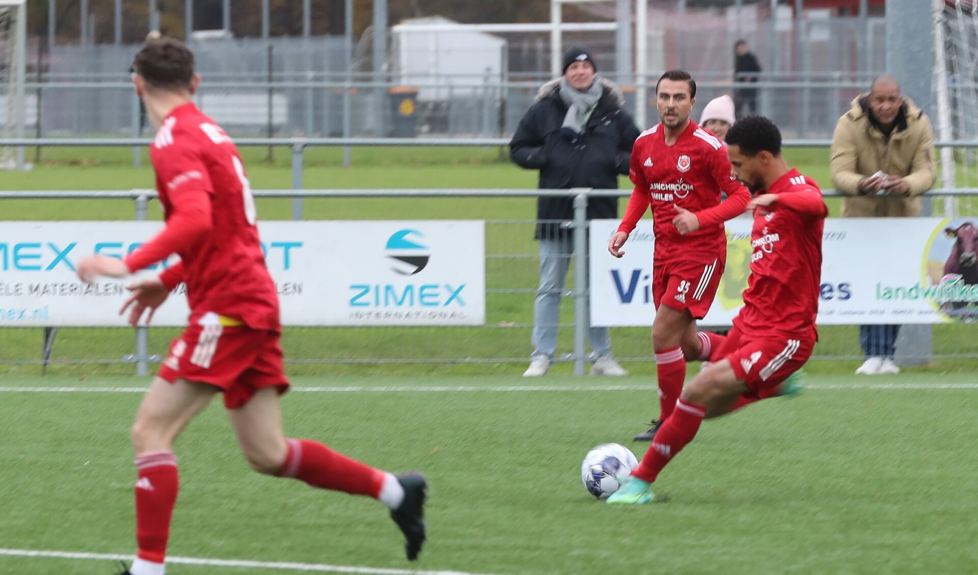 FC Jeugd, op archieffoto, moet nu echt punten gaan pakken. Doriano Landman, aan de bal scoorde.