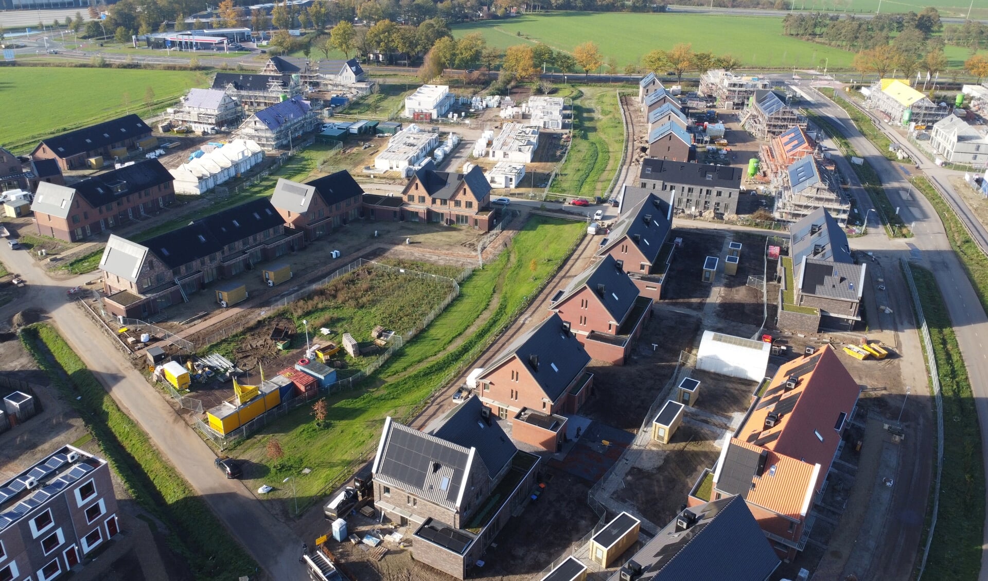 In nieuwbouwwijk Bloemendal komen niet 1.550 woningen, zoals eerder afgesproken, maar ongeveer 2.000 huizen. De eerste woningen zijn recent opgeleverd.