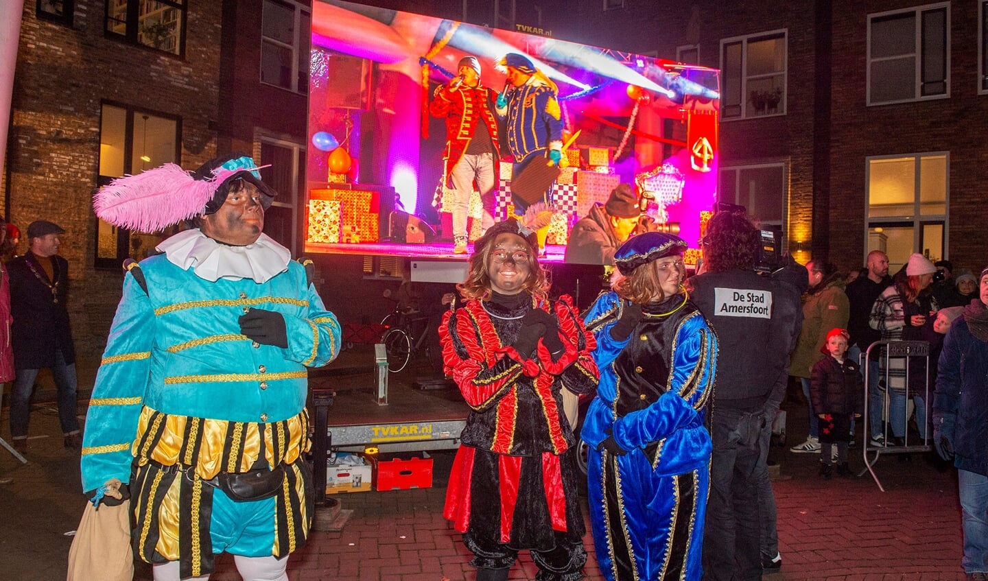 Aankomst Sinterklaas in Vathorst in de Markenhaven