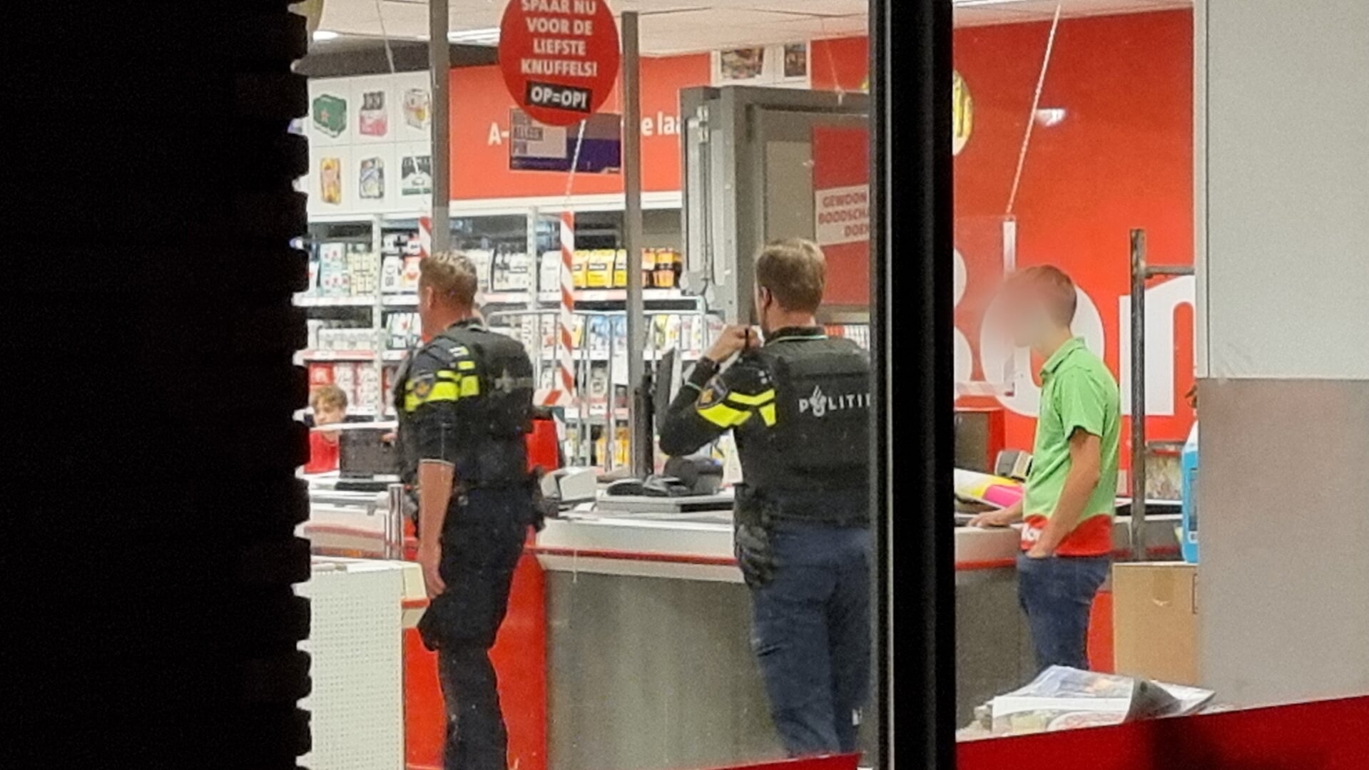 Een overval op met een mes op een supermarkt in Hooglanderveen in november vorig jaar.