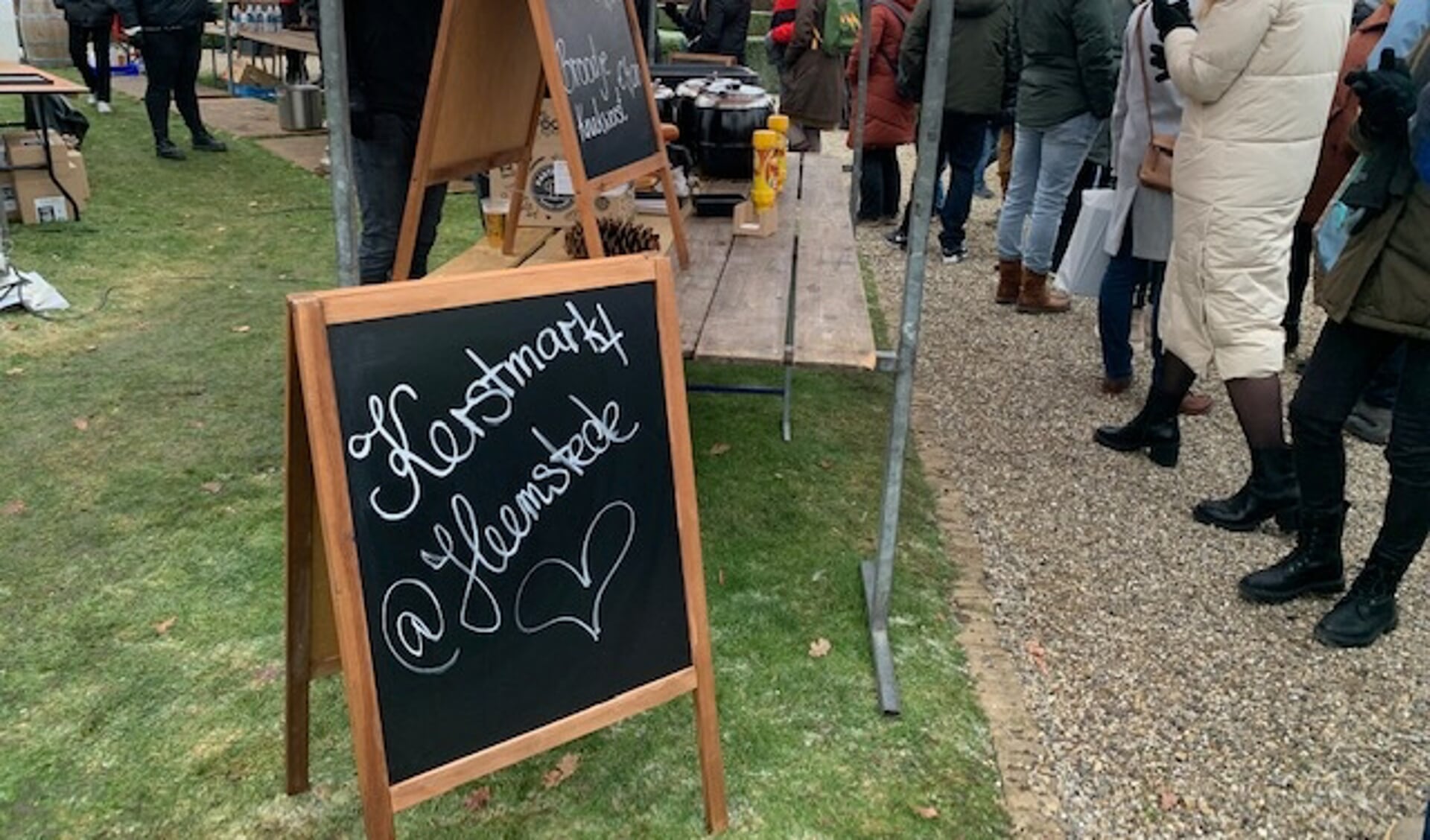 Mooie eerste editie van Kerstmarkt op kasteel Heemstede in Houten