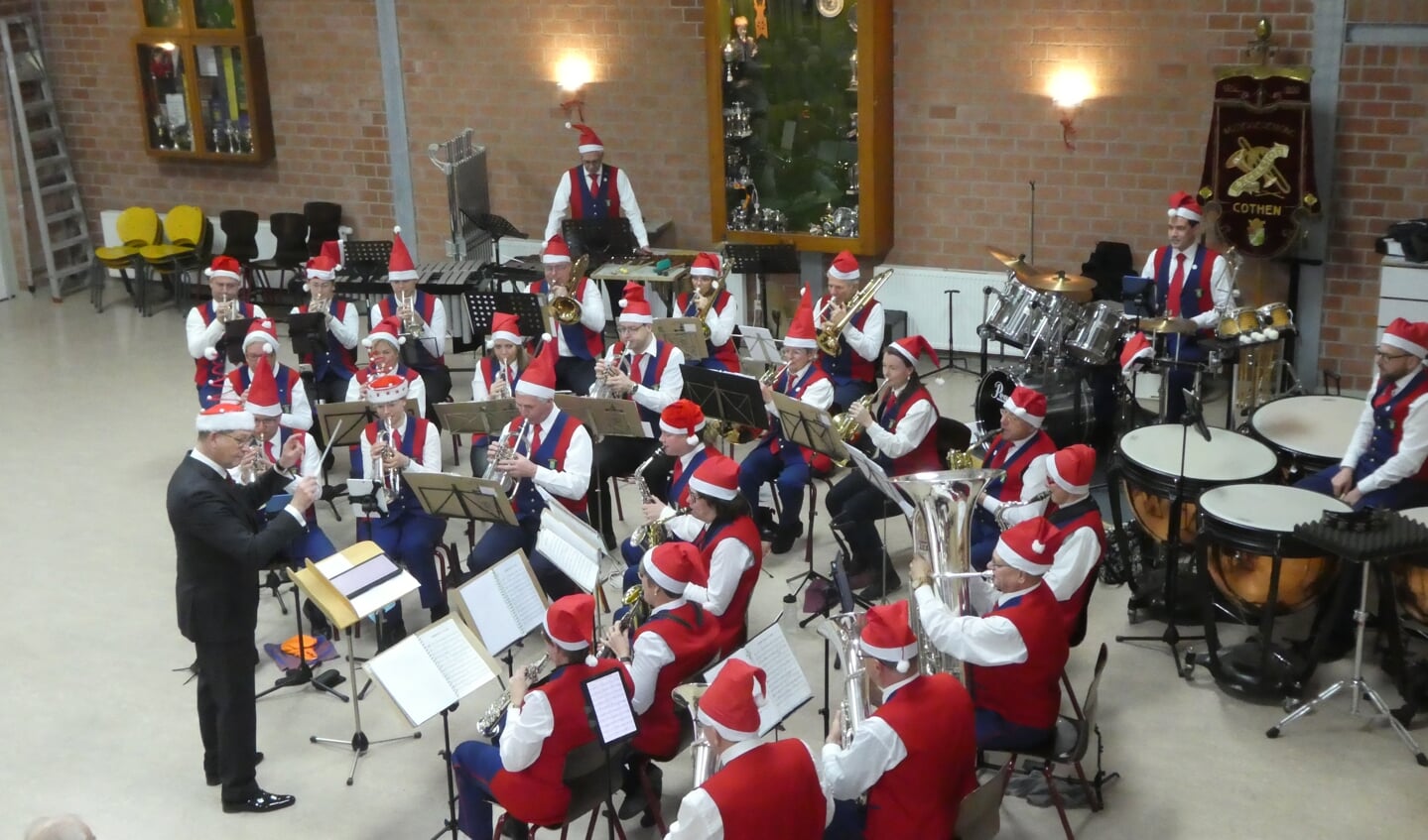 Excelsior verzorgt een kerstconcert voor de leden van De Zonnebloem Cothen/Langbroek