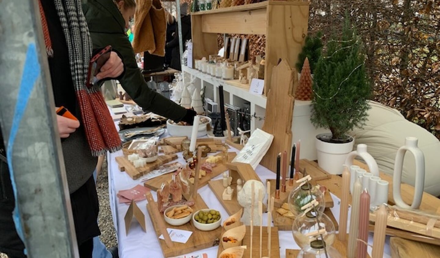 Mooie eerste editie van Kerstmarkt op kasteel Heemstede in Houten