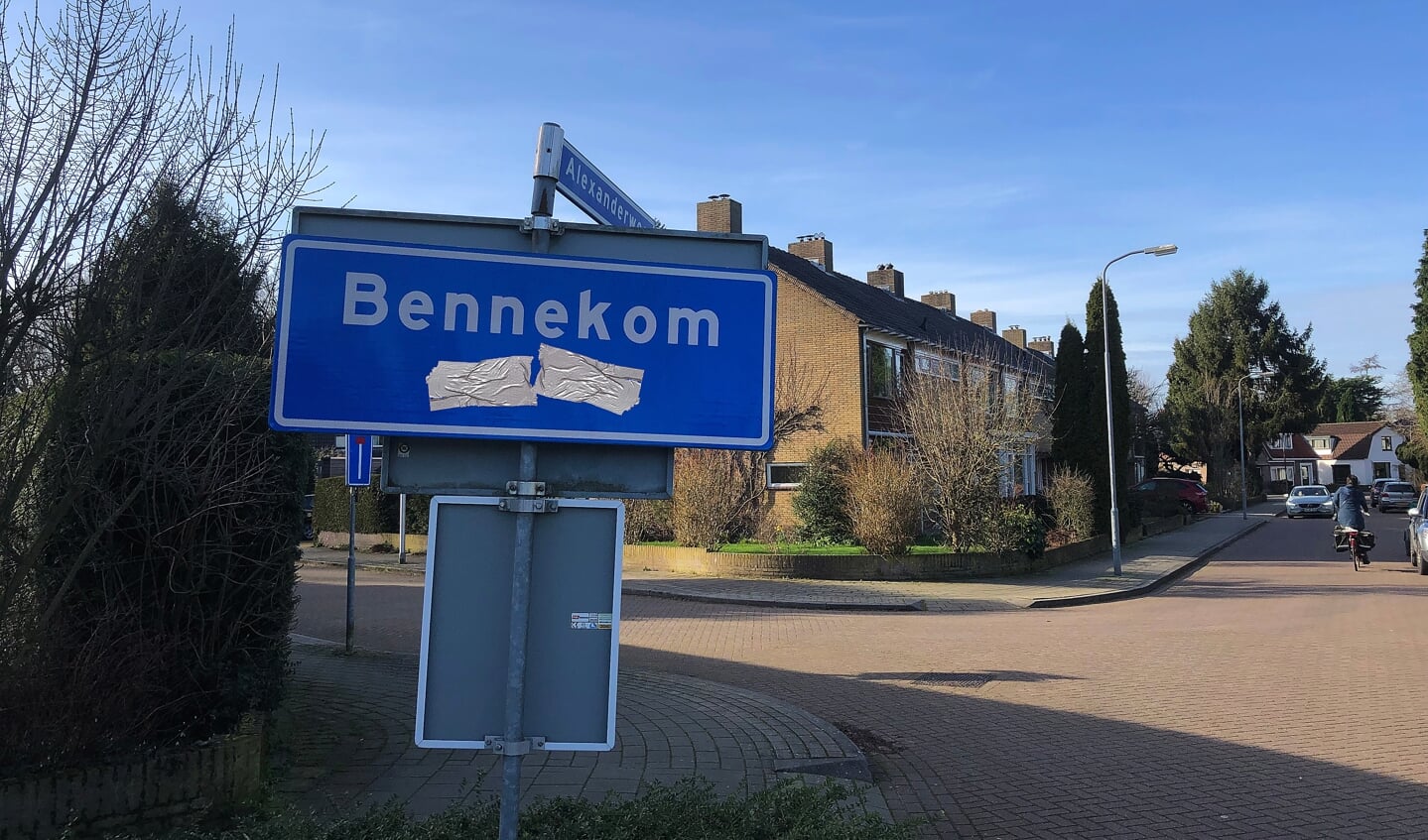 Kan Bennekom niet beter gewoon los van Ede? ls een zelfstandige gemeente met een eigen gemeentehuis? Een mooi gemeentehuis is in Bennekom zo gevonden.  