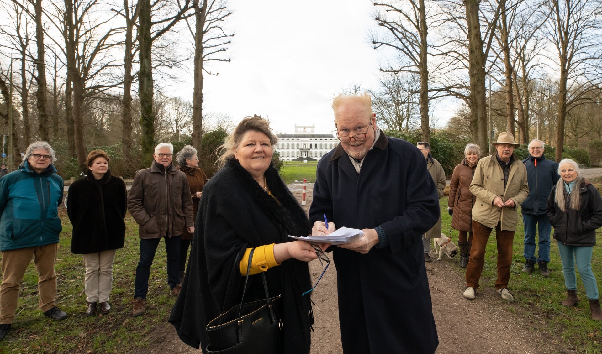 Marianne Beekmans en Jan de Weerd die het convenant mede ondertekenden. 