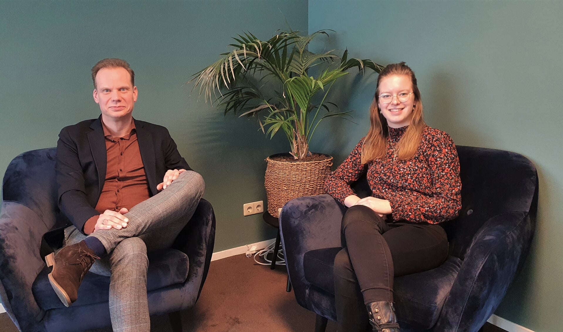 Predikant Bastiaan van der Wal en jongerenwerker Jenitha Potkamp zijn sinds 2021 twee nieuwe gezichten in Het Kruispunt.