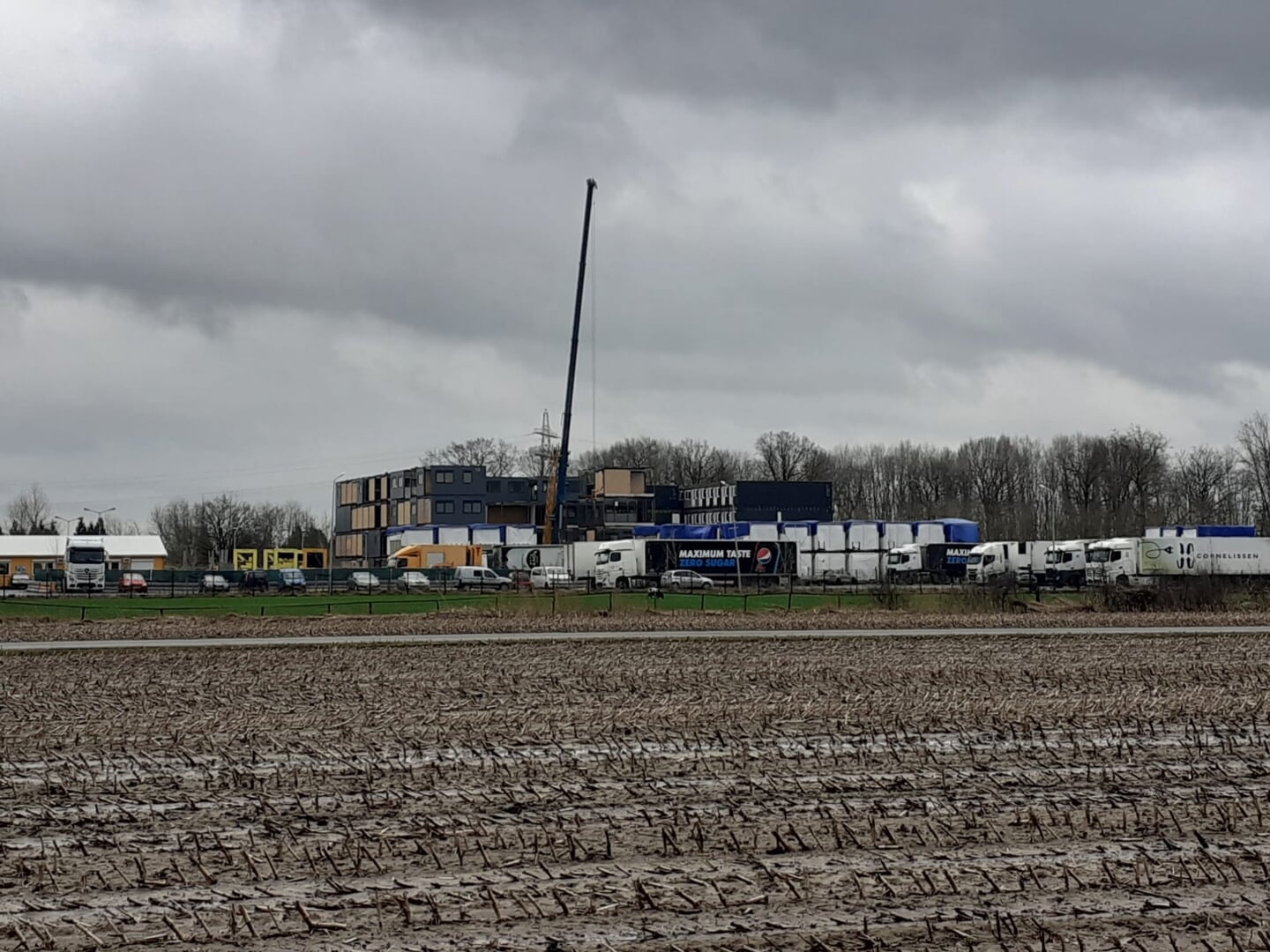 Modules van Jan Snel achter op het Kassingterrein