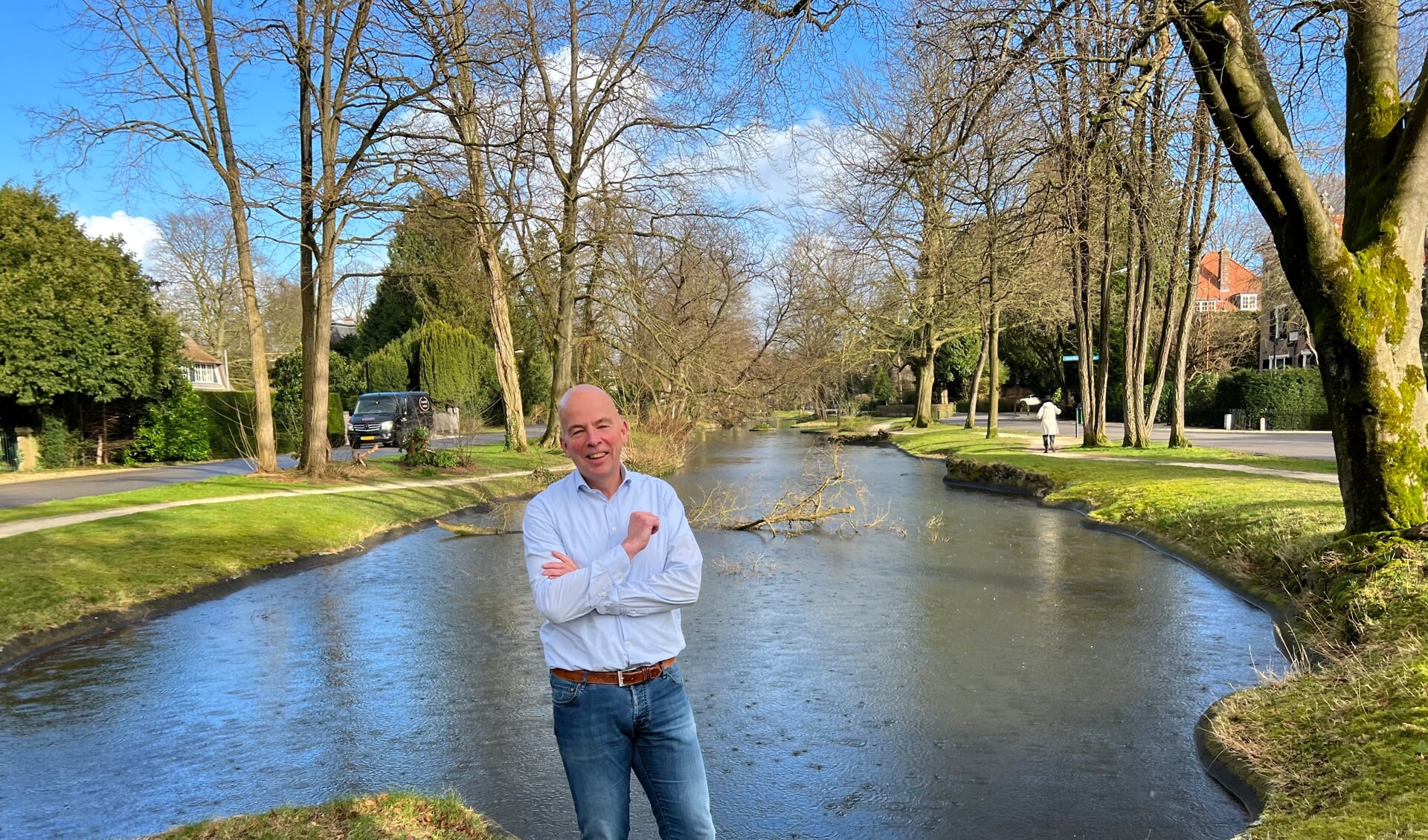 André van der Padt bij de Wilhelminavijver. 