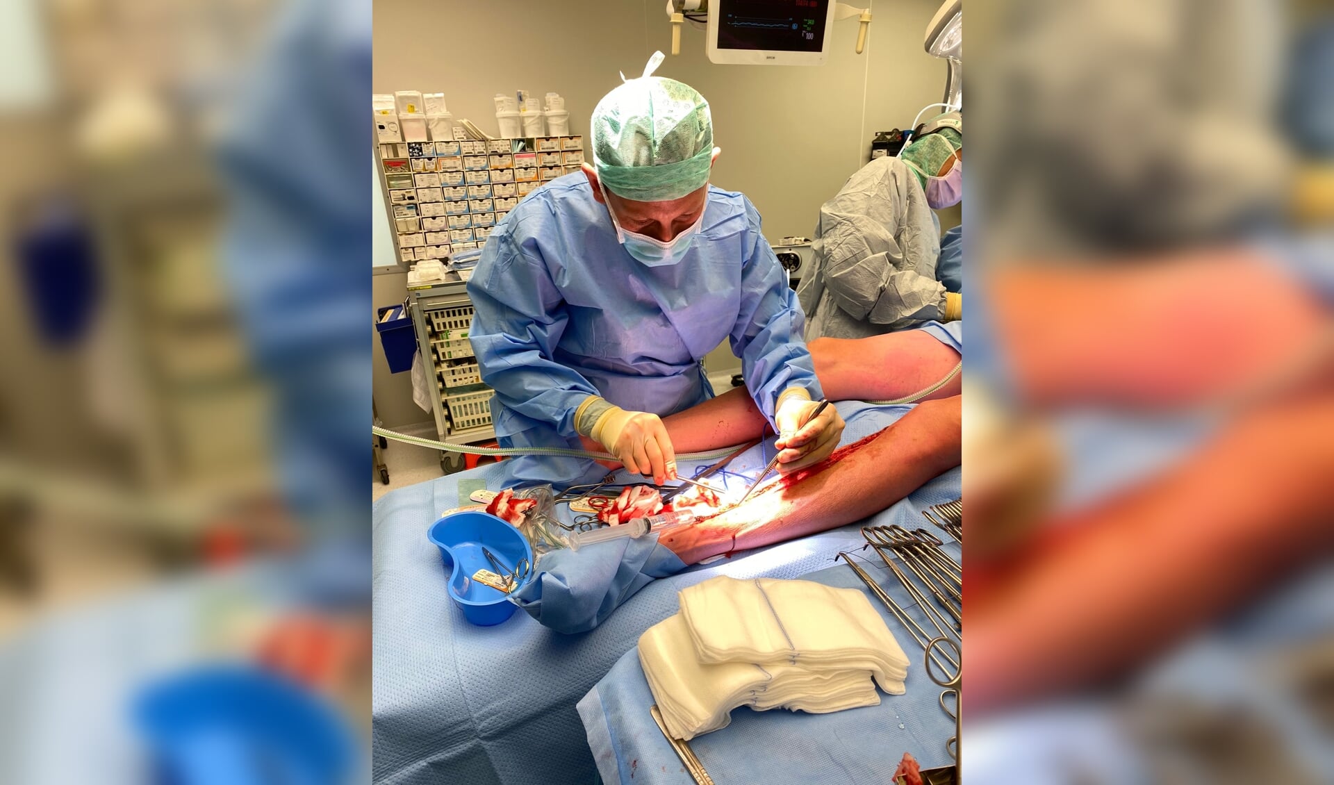 Mustafa in actie in de operatiekamer