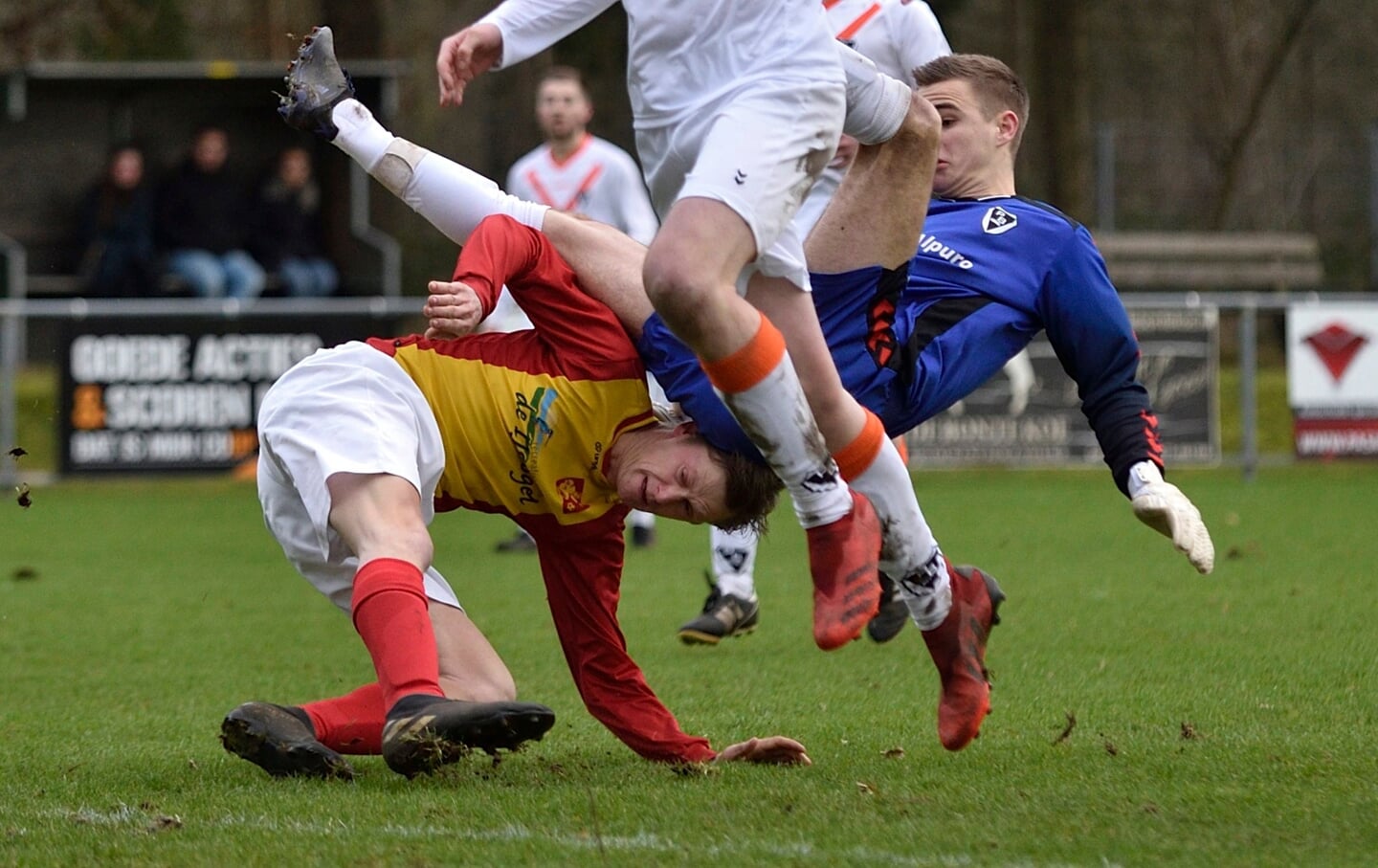 Voetbal: Veluwse Boys - Prins Bernhard