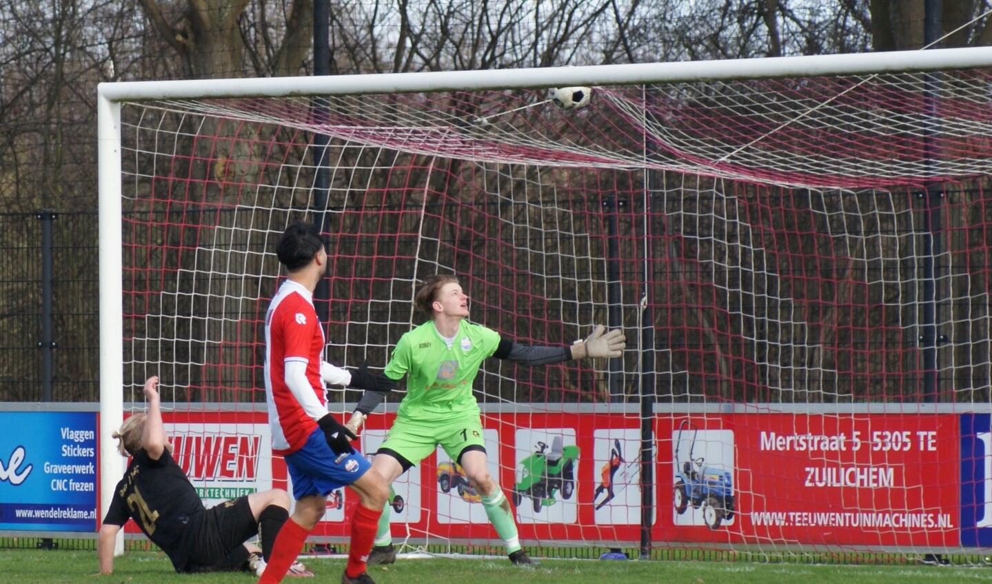Rodney Huijgen scoort het eerste doelpunt