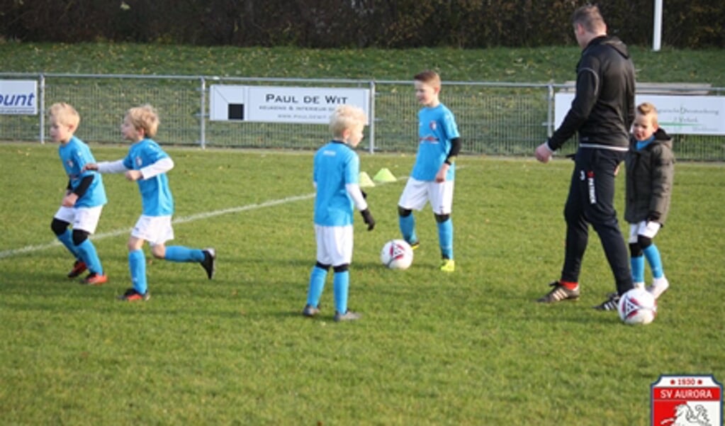 Luuk is al vijf jaar jeugdtrainer bij SV Aurora. 