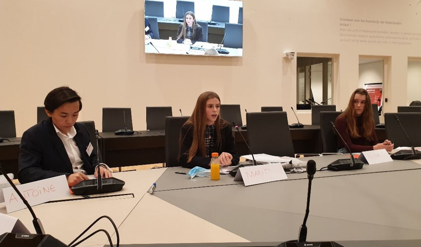 V.l.n.r.: Antoine Sie, Marit Donker en Nina van Beek.