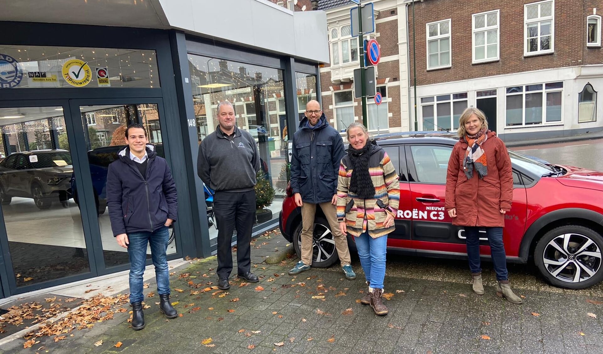 OnzeAuto Renkum is een samenwerking tussen een groep bewoners uit het dorp Renkum, autodealer Delsink en OnzeAuto, die de auto's beschikbaar stelt. 