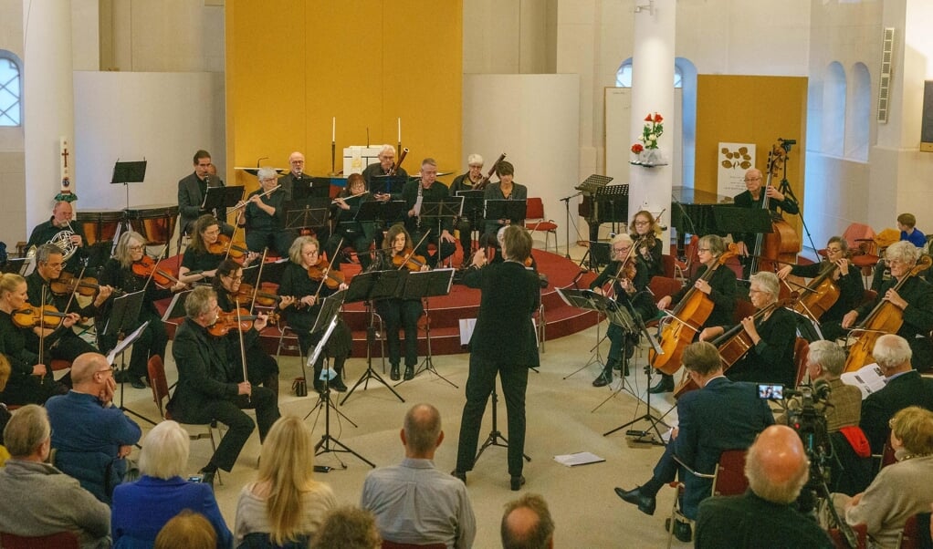 Kamerorkest Artoni speelt Mozart, Debussy en Andriessen in de Paaskerk.