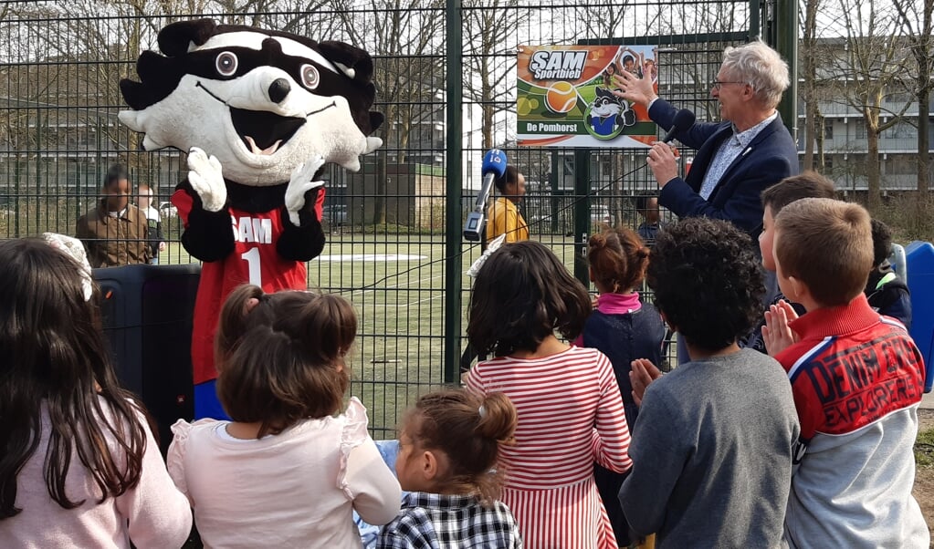 In de Pomona in Wageningen opent Sportbieb SAM op donderdag 24 maart weer de poorten. In de sportbieb kunnen kinderen tussen de 4 en 12 jaar gratis sport- en spelmateriaal lenen om ter plaatse mee te spelen.