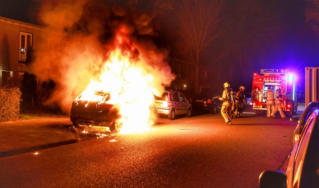 Op de Ridderschapslaan in Zeist is vannacht een auto uitgebrand.