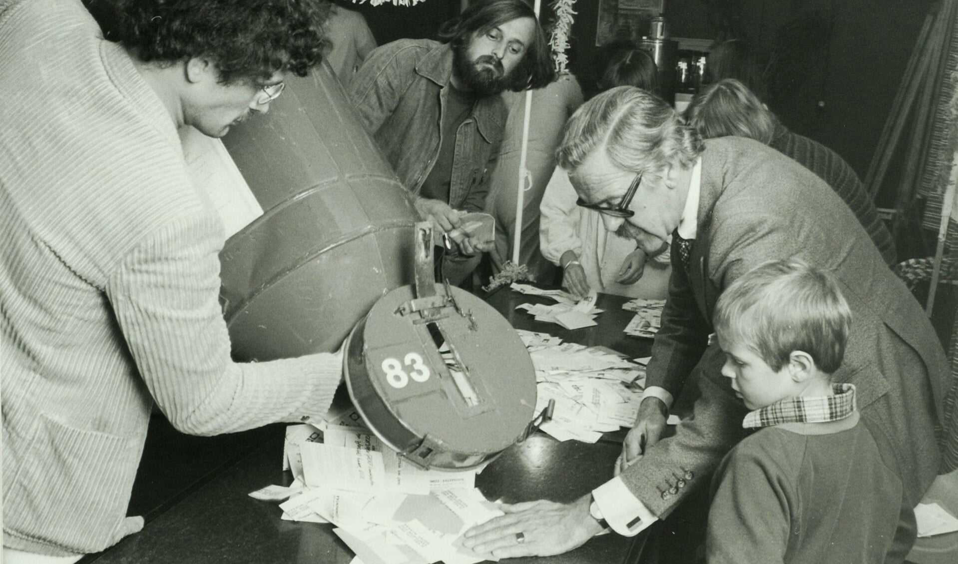 Wijkraadsverkiezingen in de Leidsebuurt in 1971.