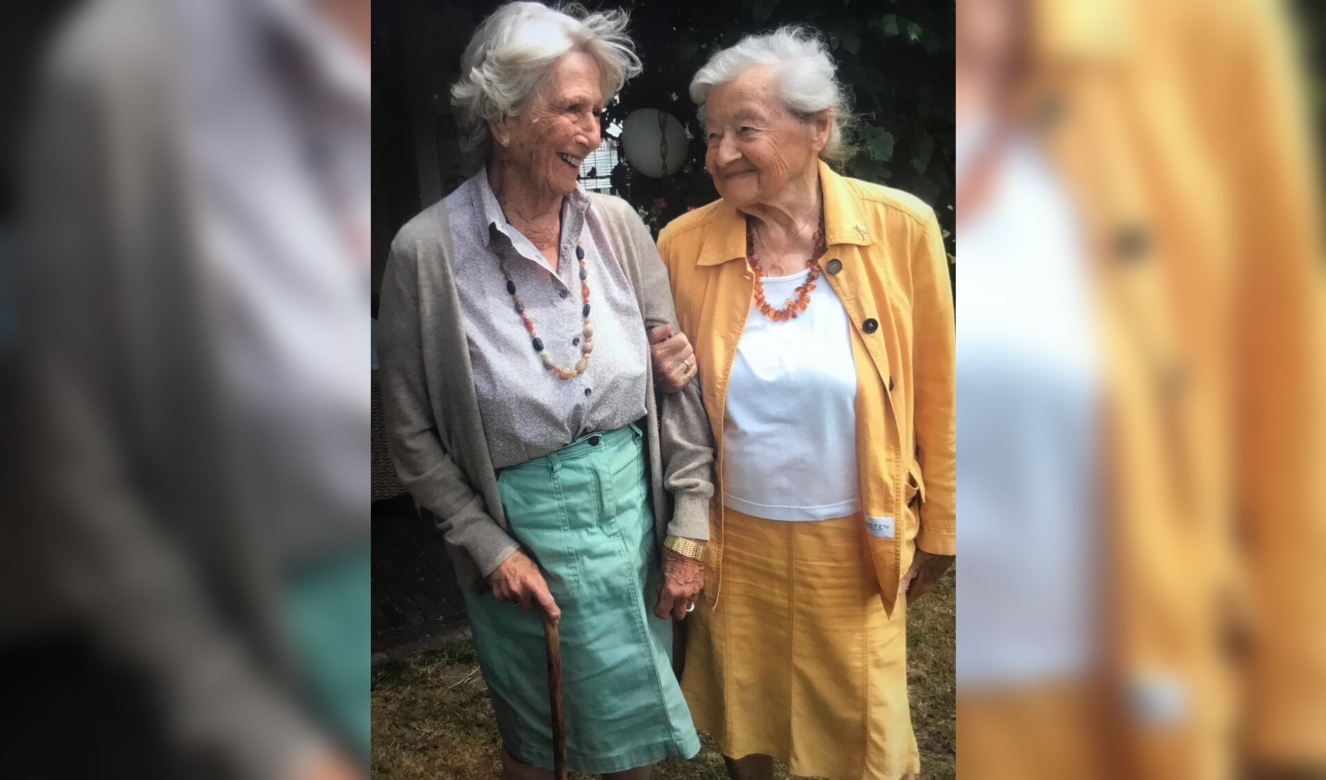 Mevrouw Sillem (r) bezoekt binnenkort haar vriendin die 95 jaar wordt (deze foto is in 2018 gemaakt).