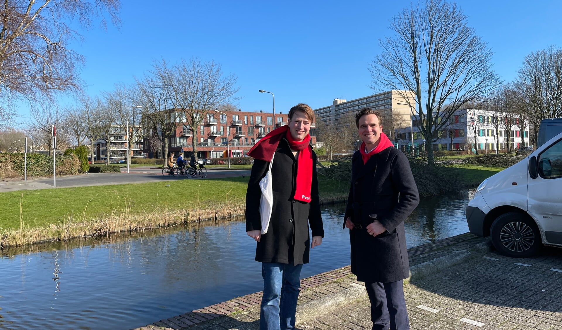 PvdA-lijsttrekker Marijn van Ballegooijen en PvdA-raadslid Arnout van den
Bosch (links)