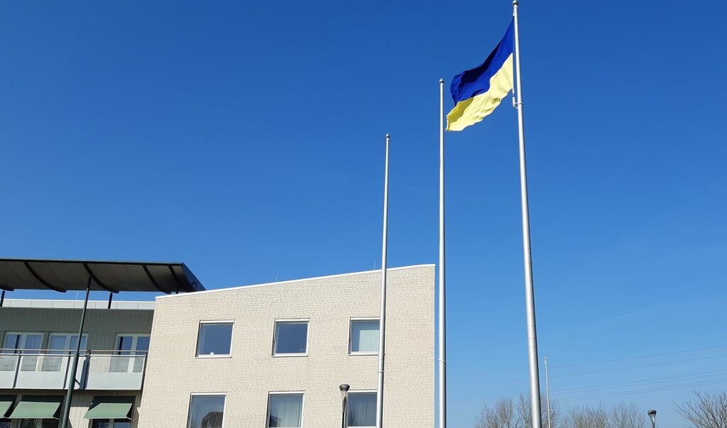 Oekraïense vlag voor Odijkse gemeentehuis